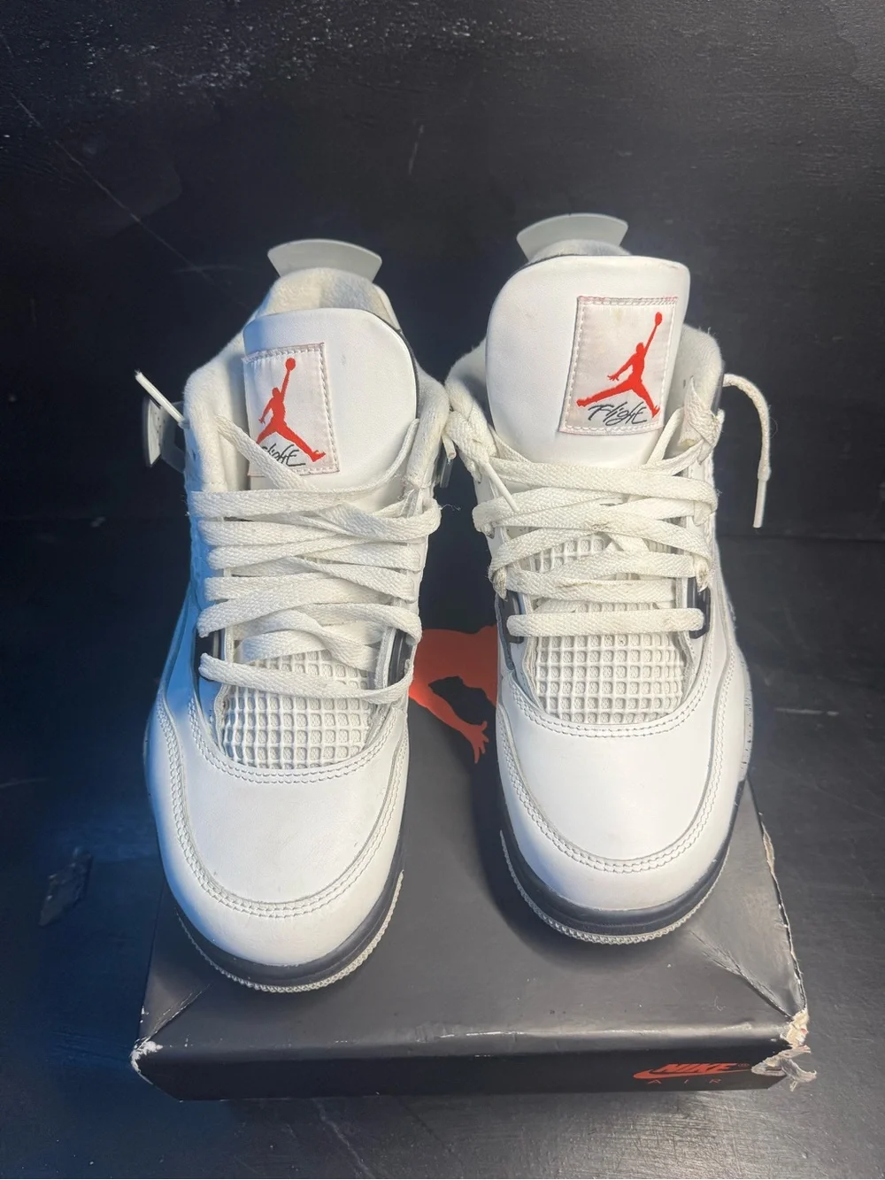 Air Jordan 4 White Cement in White/Red